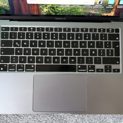 Apple MacBook Air 13” 2020 M1 256GB SSD Plata (Usado) | Excelente Funcionamiento - Imagen 3