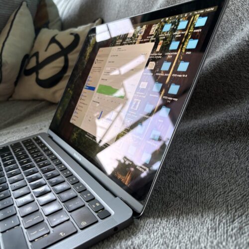 Apple MacBook Air 13” 2020 M1 256GB SSD Plata (Usado) | Excelente Funcionamiento - Imagen 2